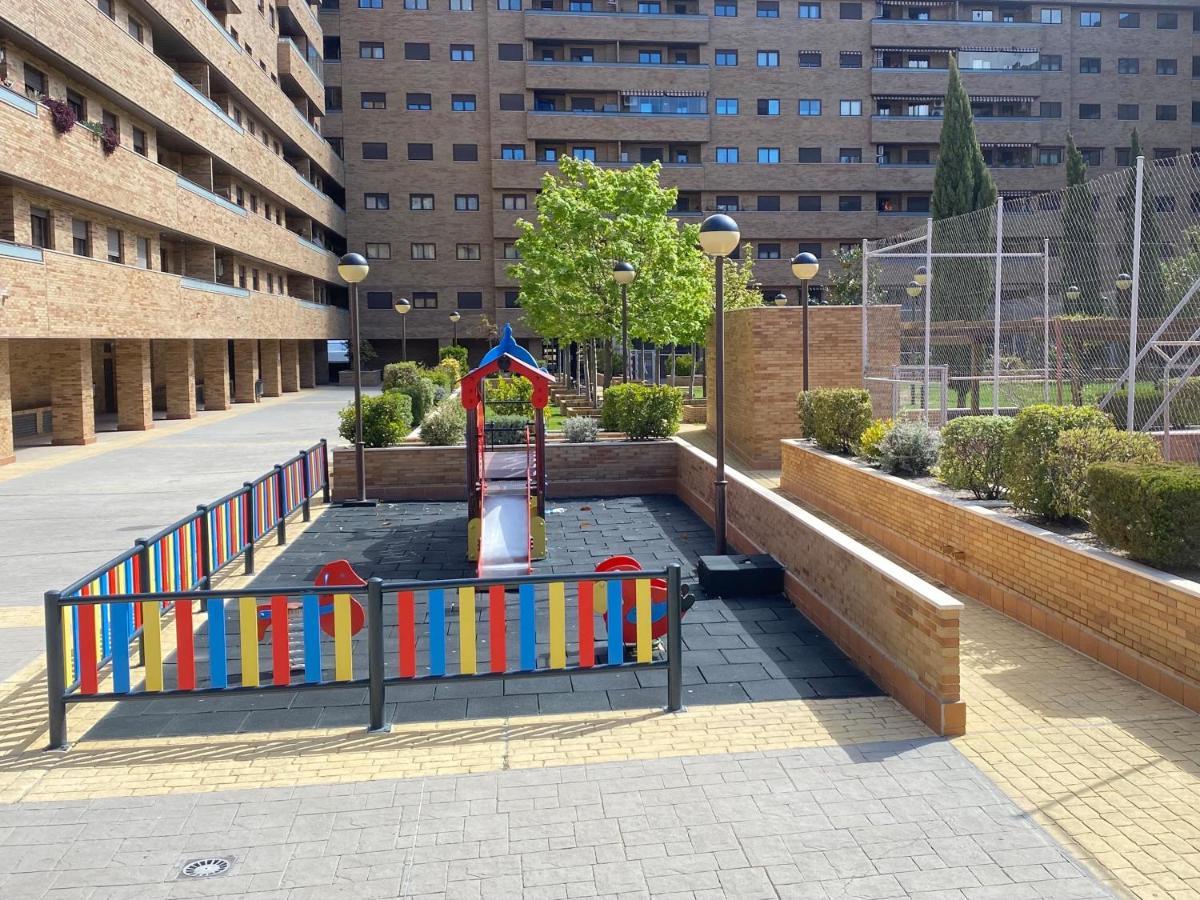 Apartmán Aires De Toledo-Parque Warner Y Madrid En Familia Exteriér fotografie